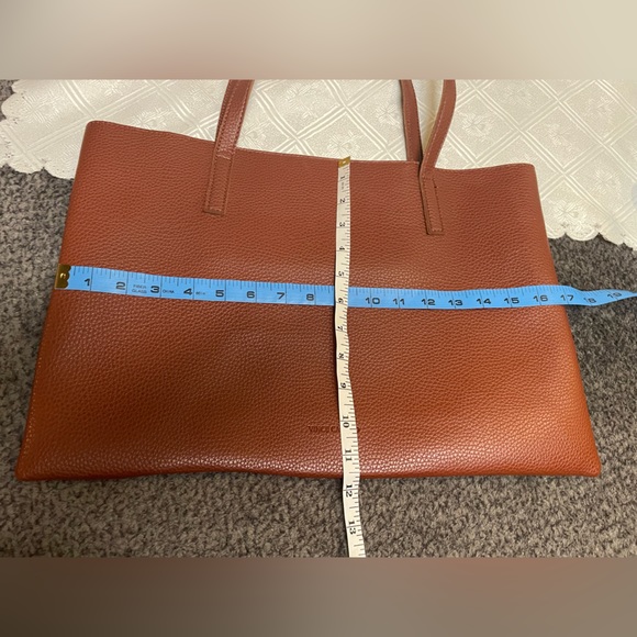 Vince Camuto - Picture 6 of 6